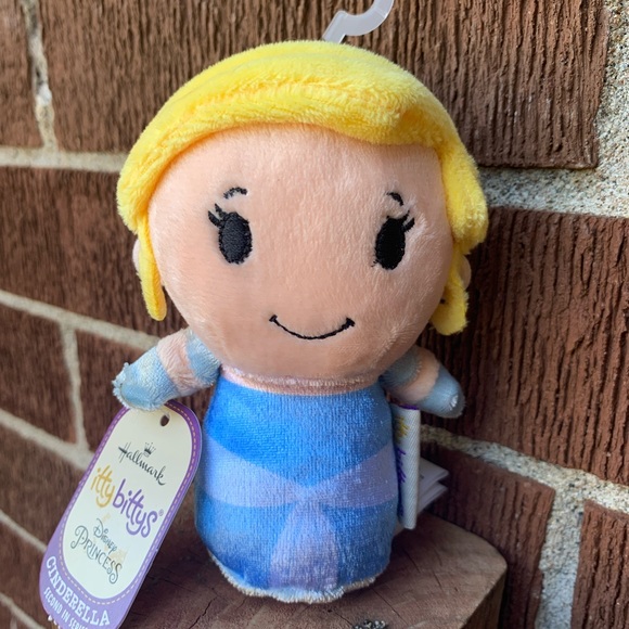 Disney Cinderella Itty Bitty BNWT - Picture 1 of 4